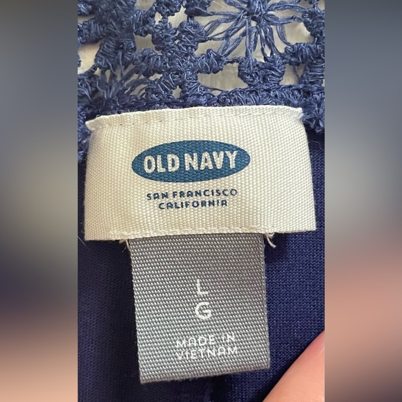 Old Navy Dressy Laced Tank - Picture 3 of 3